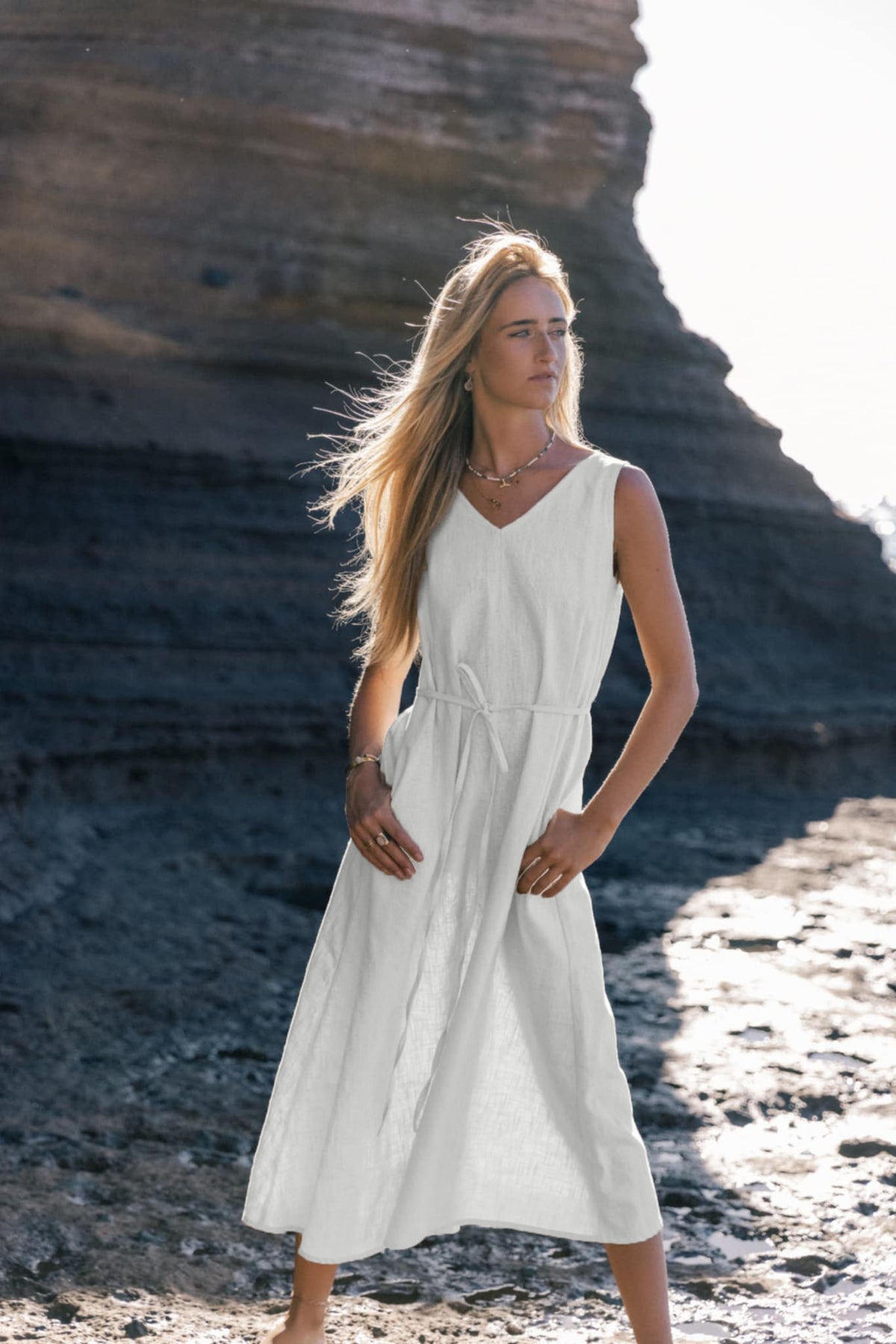 SUNSET — Sleeveless V-Neck Linen Midi Dress