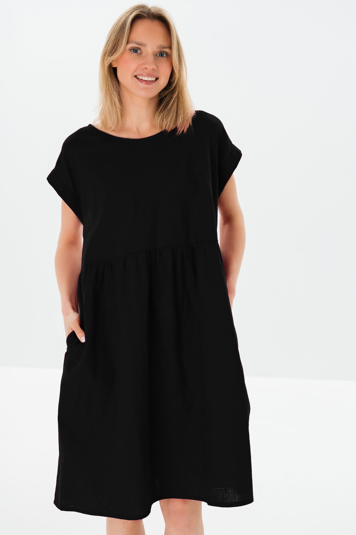 LUNA — Relaxed Linen Dress with Pockets